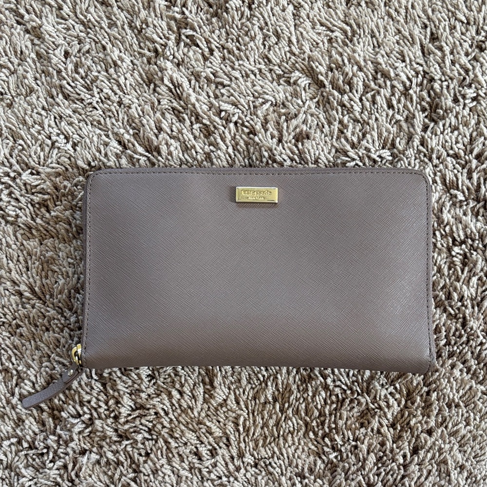 Kate Spade Gray Wallet
